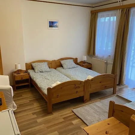 Global Apartmanhaz *