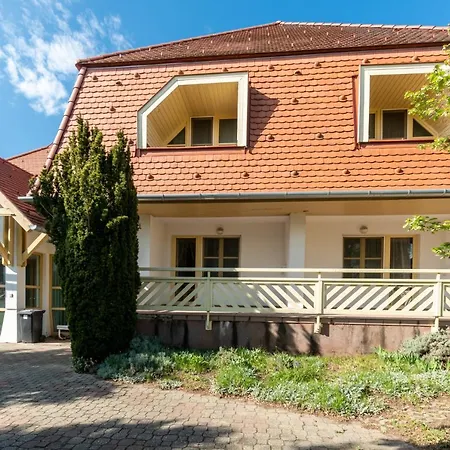 Global Apartmanhaz Vonyarcvashegy