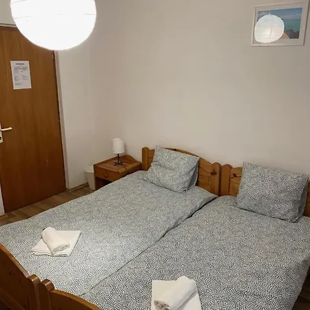 Global Apartmanhaz *