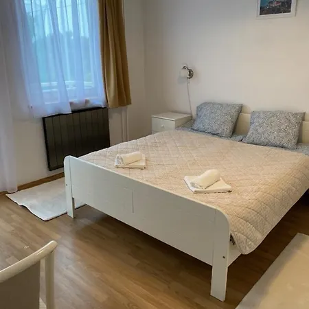 住宿加早餐酒店 Global Apartmanhaz 3*
