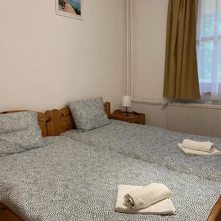 Global Apartmanhaz Bed & Breakfast