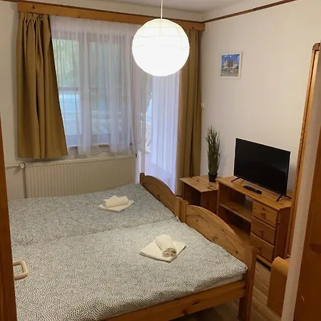 Global Apartmanhaz * Vonyarcvashegy