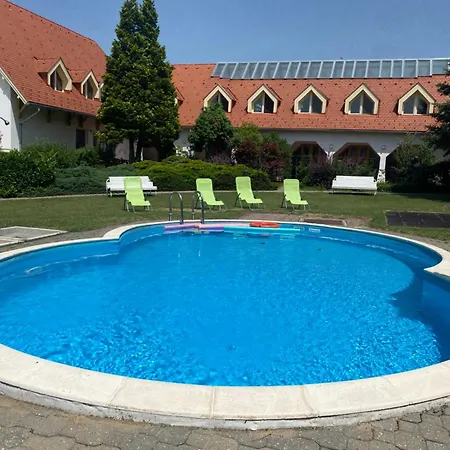 Global Apartmanhaz 3*