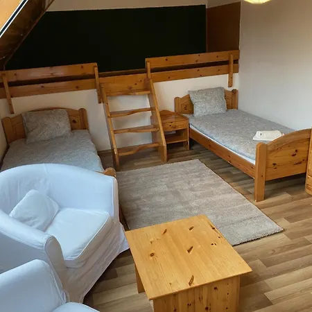 Global Apartmanhaz 沃尼奥尔茨沃什海吉