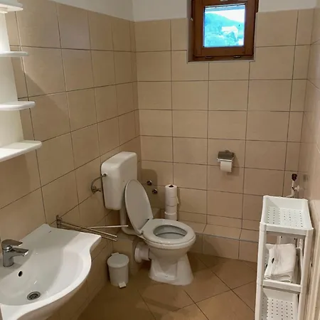 Global Apartmanhaz 沃尼奥尔茨沃什海吉