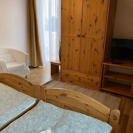 Bed & Breakfast Global Apartmanhaz Vonyarcvashegy