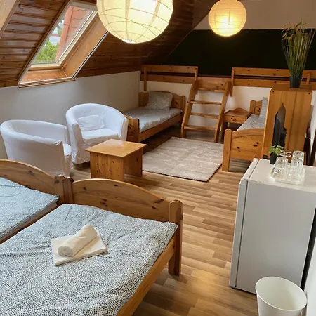 住宿加早餐酒店 Global Apartmanhaz 3*