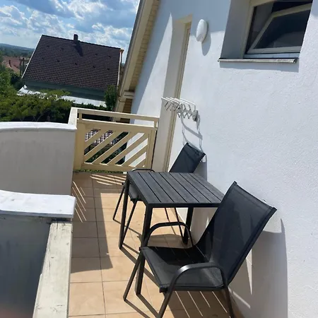 Bed & Breakfast Global Apartmanhaz Vonyarcvashegy