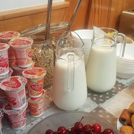 Global Apartmanhaz Bed & Breakfast